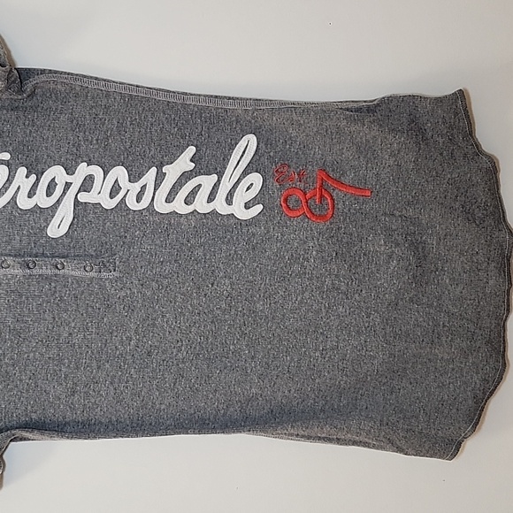 Aeropostale Y2K Henly Charcoal Tee with Logo Sz Large - Picture 4 of 16